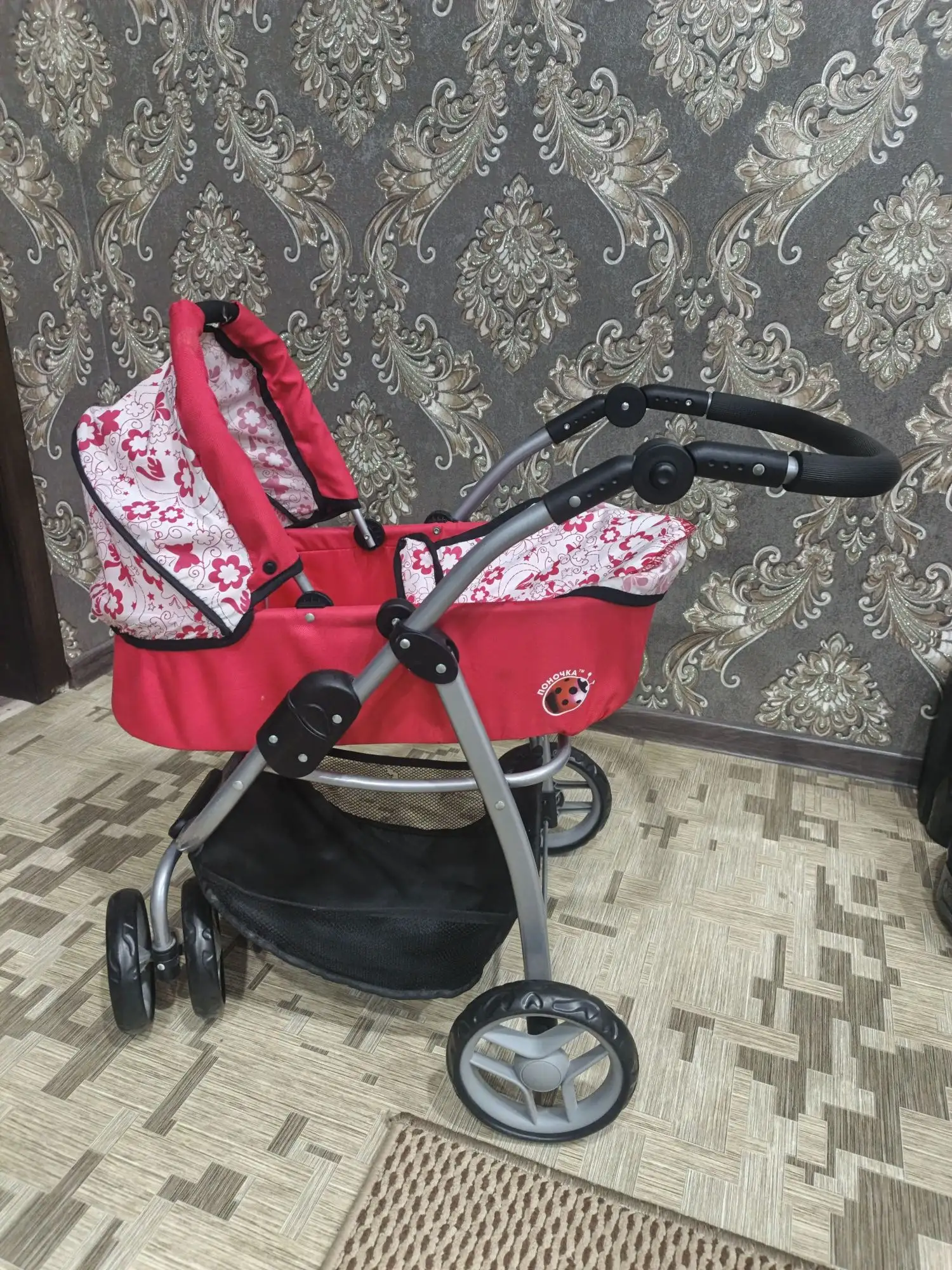 Коляска для кукол